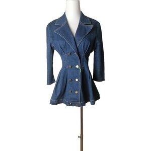 🐨 S, fitted denim jacket with a deep V-neck and cut out back